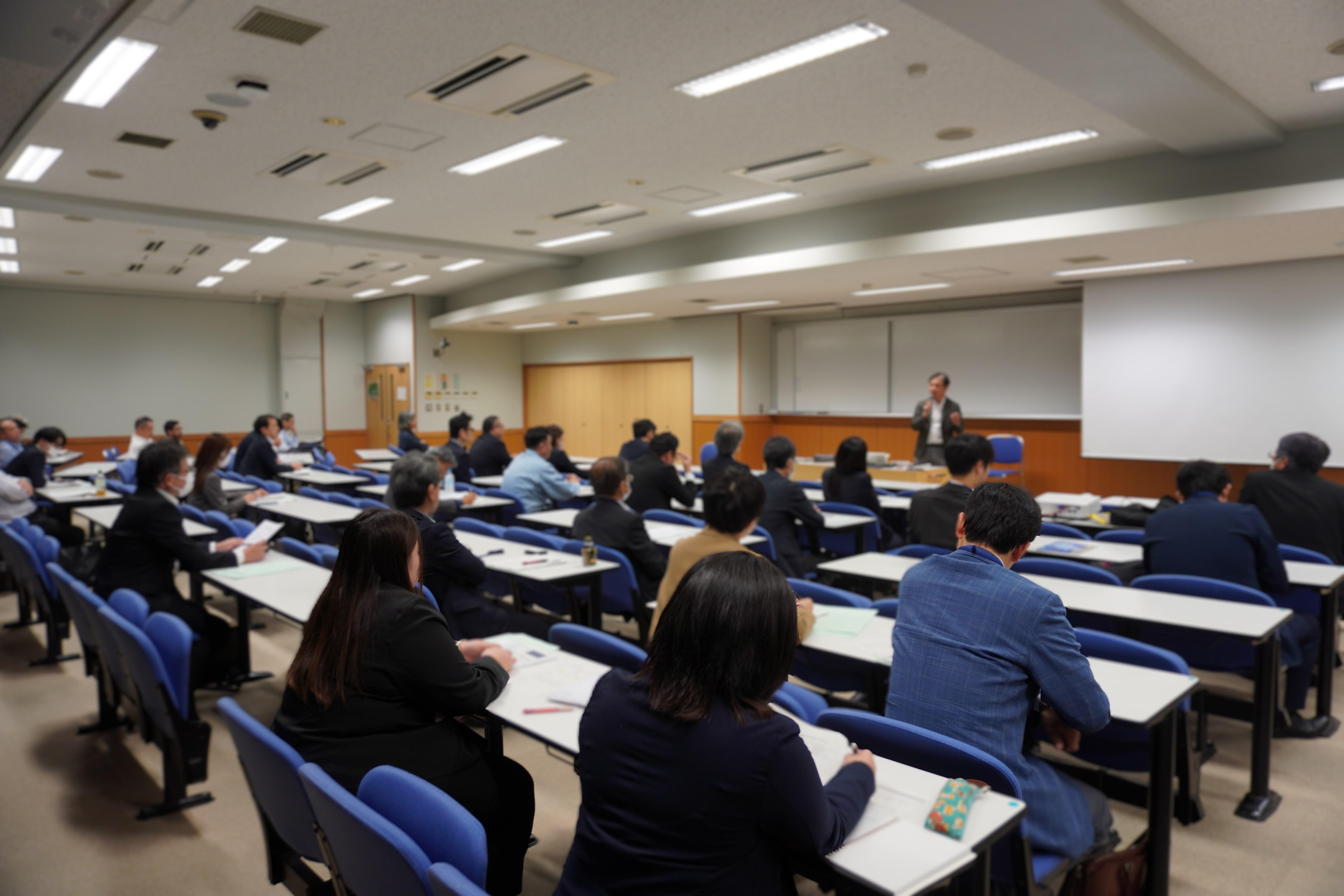 R6年度茨城大学理学部研究室訪問交流会2.JPG